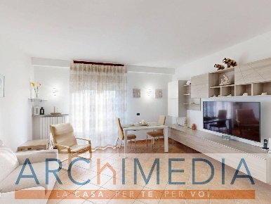 Foto Appartamento in Piazza Fratelli Rosselli, Malnate di 86 m² in vendita