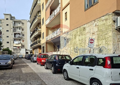Foto Ufficio in Via Giuseppe Saverio Poli, Bari Picone di 160 m² in vendita