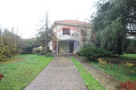 Foto Casa indipendente in VIA DON PRIMO MAZZOLARI, Cornate d'Adda Centro