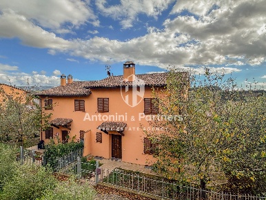Foto Villa a schiera in Vocabolo Portafana, Todi Pantalla di 188 m²