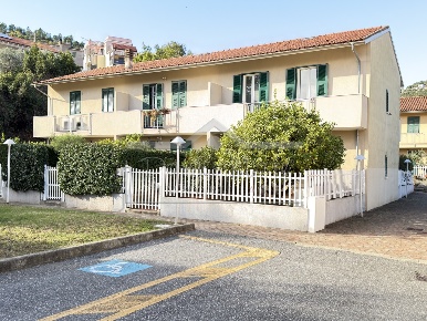 Foto Appartamento in via Coreallo  9, Spotorno Centro Storico di 140 m²