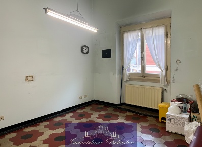 Foto Appartamento in Piazza di San Jacopino, Firenze di 130 m² con 5 locali