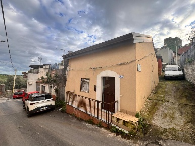 Foto Casa indipendente in Via Vittorio Veneto 32, Motta Sant'Anastasia