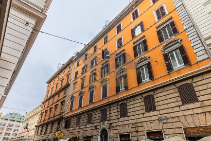 Foto Appartamento in Via Flavia, Roma Sallustiano di 170 m² con 6 locali