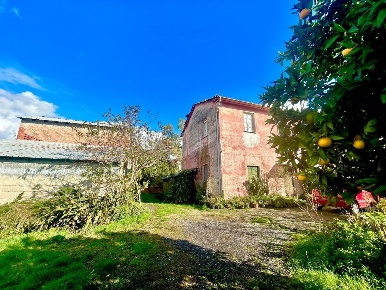 Foto Casale a Sarzana Sarzanello, San Lazzaro di 278 m² con 10 locali