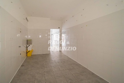 Foto Locale commerciale in Via Remigio Farnetti 17, Frascati di 30 m²