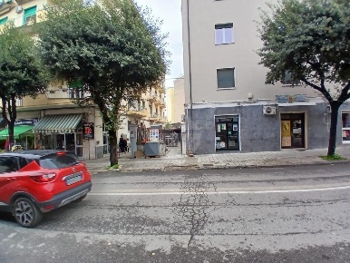 Foto Ufficio in via Simonetta, Cosenza Centro di 51 m² con 3 locali