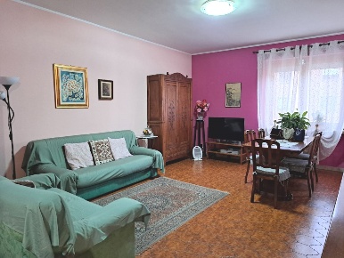 Foto Appartamento in Leopardi, Carmagnola Centro di 120 m² con 4 locali
