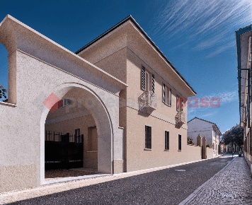 Foto Villa unifamiliare in Via Gramsci 13, Paderno Dugnano Centro di 140 m²