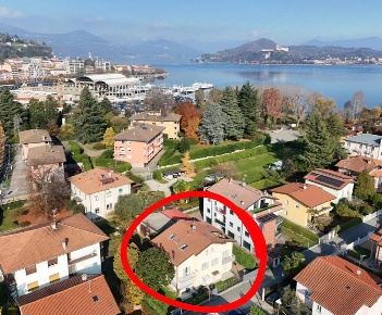 Foto Appartamento a Arona Centro di 120 m² con 4 locali in affitto