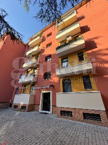 Foto Appartamento in Pellegrino Rossi, Bologna Saffi di 100 m² con 3 locali