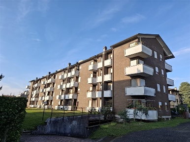 Foto Appartamento in Via Cattaneo, Meda di 102 m² con 4 locali in vendita