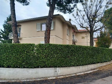 Foto Appartamento a Sirmione di 110 m² con 3 locali in vendita