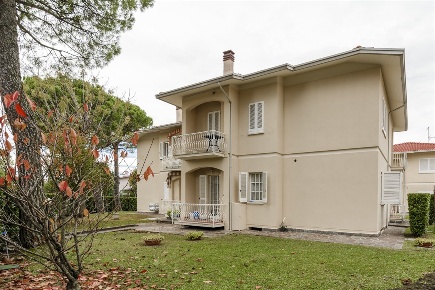 Foto Appartamento a Sirmione di 110 m² con 3 locali in vendita