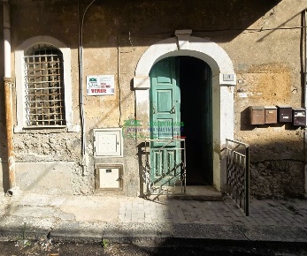 Foto Appartamento a Gela di 90 m² in vendita