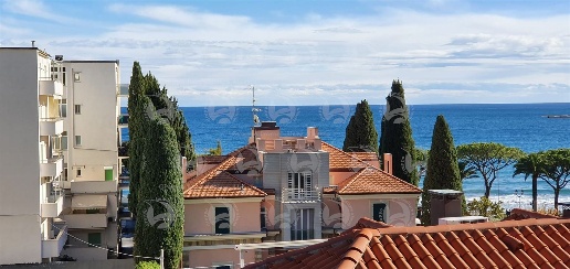 Foto Appartamento in Via Amerigo Vespucci, Alassio di 95 m² con 3 locali