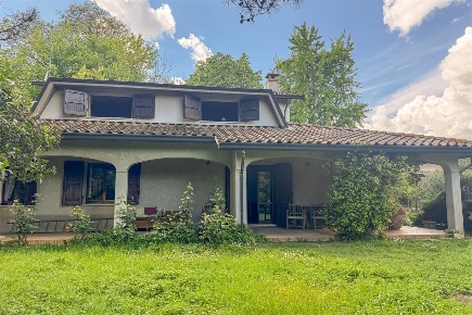 Foto Villa unifamiliare in via cella, Ravenna di 300 m² con 8 locali