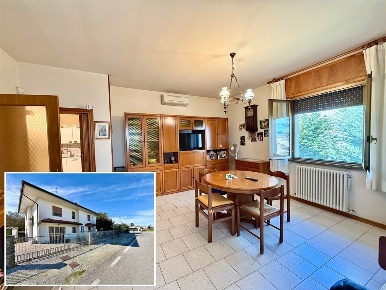 Foto Casa indipendente in via guerrina, Alfonsine Centro di 229 m²