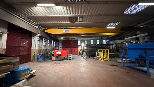 Foto Capannone industriale a Mariano Comense di 2270 m² in vendita