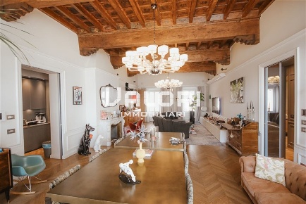 Foto Appartamento in VIA XX SETTEMBRE, Faenza di 237 m² con 4 locali