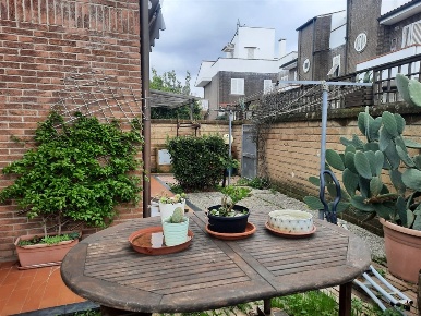 Foto Villa a schiera in Via Numa Campi, Livorno di 180 m² con 5 locali