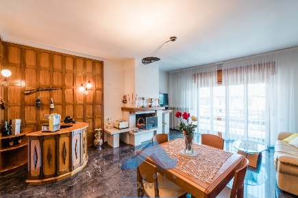 Foto Appartamento in via nazionale 98 seriate, Seriate di 145 m² in vendita