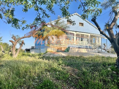 Foto Villa unifamiliare in VIA BRANCATI, Siracusa Cassibile di 200 m²