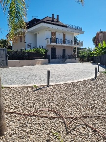 Foto Appartamento a Formia Centro di 128 m² con 5 locali in vendita