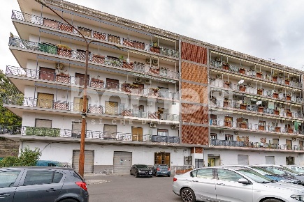 Foto Appartamento a Gravina di Catania Centro di 150 m² con 6 locali