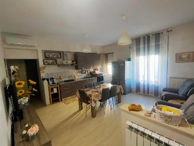 Foto Appartamento a Poggibonsi Centro di 94 m² con 3 locali in vendita