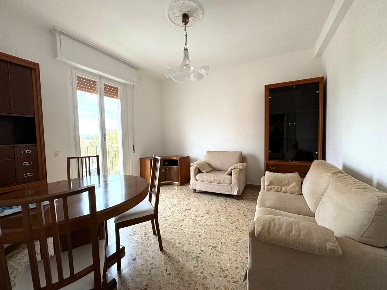 Foto Appartamento a Pontedera Centro di 80 m² con 5 locali in vendita