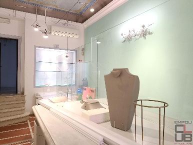 Foto Locale commerciale a Empoli Centro Storico di 90 m² con 4 locali