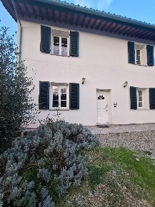 Foto Villa unifamiliare a Fucecchio di 200 m² con 7 locali in vendita