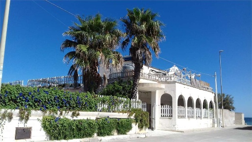 Foto Villa unifamiliare in Via Portofino 27, Lecce Torre Rinalda di 550 m²