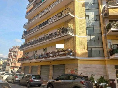 Foto Appartamento in Via Cinque Giornate 6, Tivoli Zona Empolitana all'asta