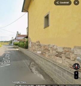 Foto Villa a schiera a Santa Maria a Monte di 125 m² con 5 locali all'asta