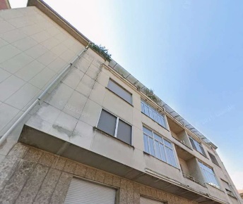 Foto Appartamento in Via Aosta, Vercelli Semicentro di 98 m² con 6 locali