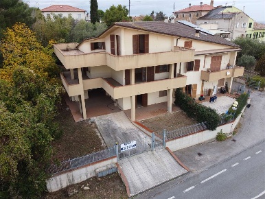 Foto Villa unifamiliare in VIA FRATELLI ROSSELLI 29 - 24, Santa Maria Nuova