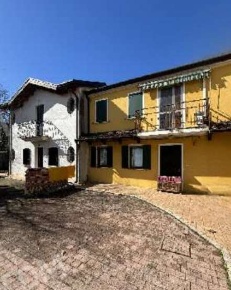 Foto Appartamento in Via Roma, Fossalta di Piave Centro di 83 m² all'asta