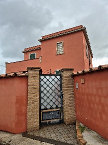 Foto Casa indipendente in Via del mare, Anzio Villa Claudia di 246 m²