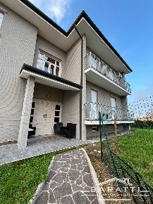 Foto Appartamento in Via Gauss, Pegognaga Centro di 140 m² con 5 locali