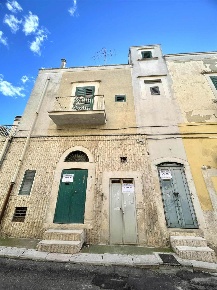 Foto Casa indipendente a Canosa di Puglia Centro di 60 m² con 3 locali