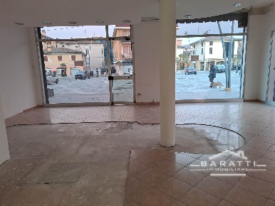 Foto Negozio a Cavezzo Centro di 90 m² con 2 locali in vendita