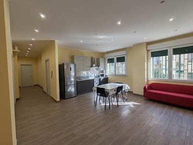 Foto Appartamento in Via Lavaggi 16, Catania Cibali di 197 m² con 7 locali