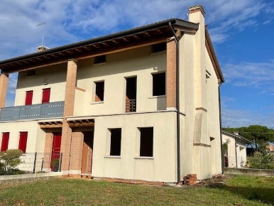 Foto Villa bifamiliare a Paese di 170 m² con 8 locali in vendita