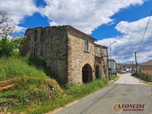 casa indipendente in vendita a Villafranca in Lunigiana in zona Fornoli