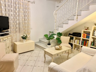 Foto Villa unifamiliare a Forte dei Marmi di 150 m² con 5 locali in affitto