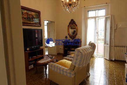 Foto Appartamento a Massa Centro di 90 m² con 4 locali in vendita