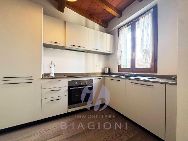 Foto Appartamento a Pietrasanta di 100 m² con 6 locali in vendita