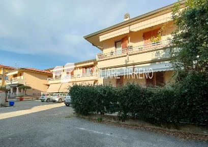 Foto Appartamento a Massa Centro di 136 m² con 6 locali in vendita